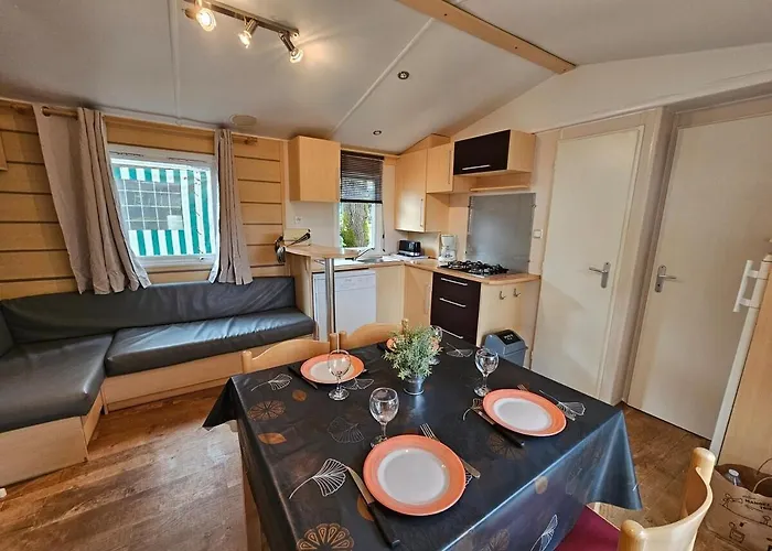 M.home Acces E007 3chbr/6pers *